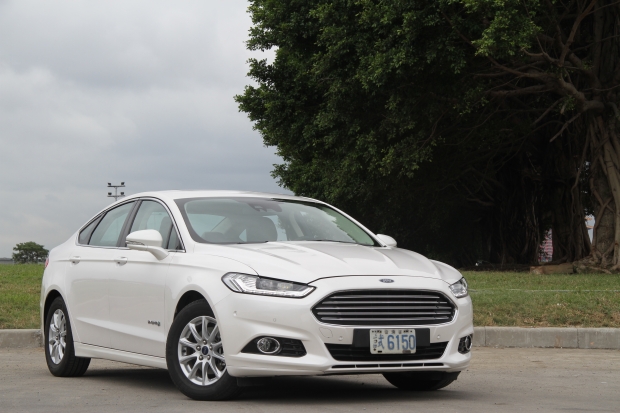 駕馭歐系大型房車快感,Ford Mondeo Hybrid不但綠能且科技配備滿檔出擊