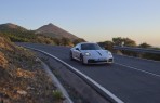 保留六速手排變速箱、比 Carrera 輕 42 公斤!Porsche 911 Carrera T 售價 777 萬起正式亮相!