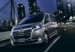 升級含 SCR 尿素的 2.8 柴油引擎與完整車聯網功能,Toyota 日規 GranAce 瞄準東京奧運旅遊商機正式發售!