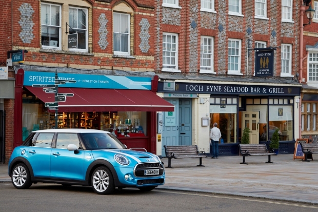 本月入主Mini指定車型，贈送雙人商務艙機票 入主Mini Countryman更可享超過10萬元頂級配備優惠