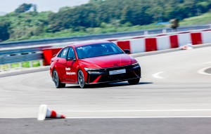 與平庸勢不兩立的性能霸主！HYUNDAI AVANTE N 韓國 HMG 駕駛體驗中心全速身手！