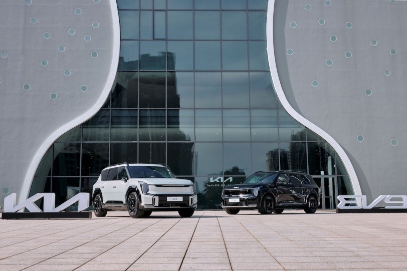 Kia EV9 接連榮獲「最佳純電七人座」及「最佳電動車」殊榮!2月19日起全台展間巡迴展出,邀您鑑賞