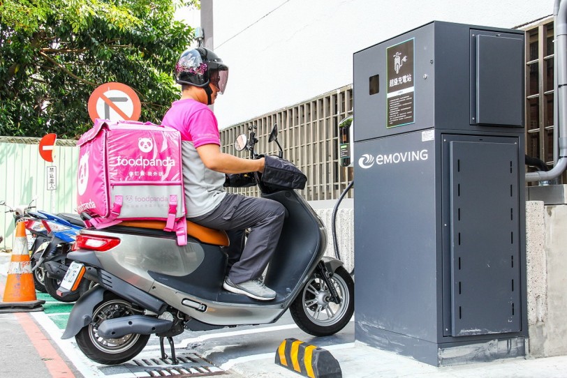 不畏疫情美食外送夯，外送業者生財幫手eMOVING iE125最低月租只要199元！