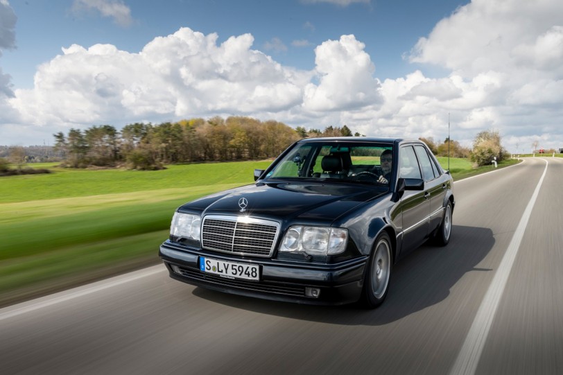 慶祝誕生30週年: Mercedes-Benz 500E 的尋根之旅