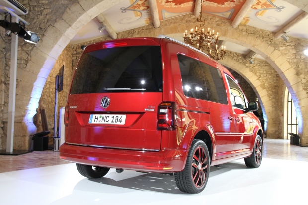 法國馬賽試VW Caddy 4，第四代改款提升內裝質感與降低排汙省油