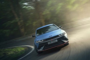 HYUNDAI馬年迎春服務不打烊！業界首創EV V2V快充救援，守護九天連假出行無憂