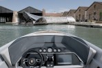 Porsche與知名建築師Norman Foster合作在威尼斯呈現建築藝術裝置
