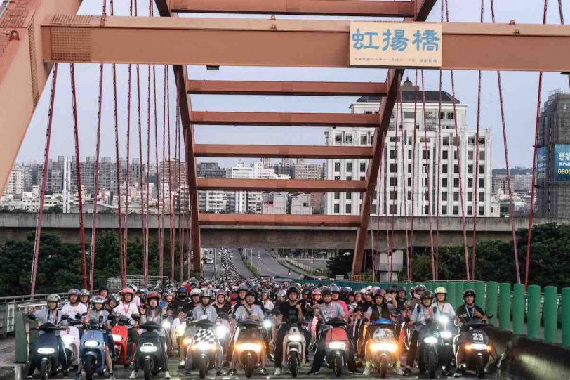 再度證明 Gogoro 品牌社群力量! 全台各地 1,100 輛智慧雙輪匯聚台中快閃虹揚橋