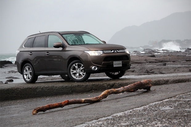 不斷精進的Mitsubishi Outlander 跨世代國產節能SUV概念登場
