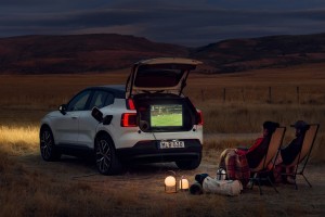 Volvo將EX30改造成行動電源，新舊車主都受益
