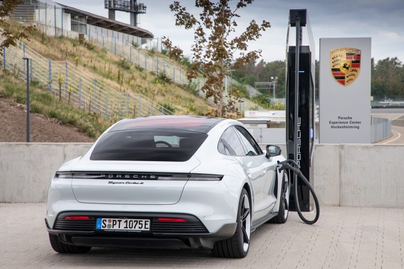 六分鐘充滿電!Porsche探討完美的電池與願景