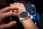 Mercedes-Benz推出能測心跳的智慧型手錶:vívoactive 3 可與車輛進行連結