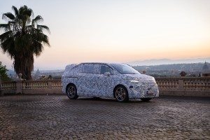 只需兩次充電共30分鐘！Mercedes-Benz VLE開往羅馬通過了一千公里長途測試