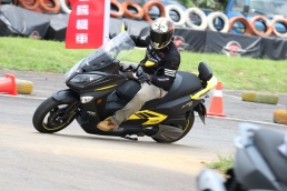 完全是不同的車,Aeon Elite 300R試駕報導