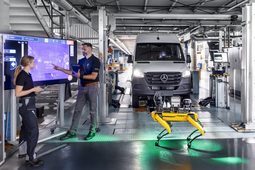 Mercedes-Benz工廠使用機械狗「Aris」以助於節省能源