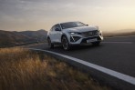 續航里程 453 公里、外觀與燃油版相同,Peugeot e-408 正式亮相!