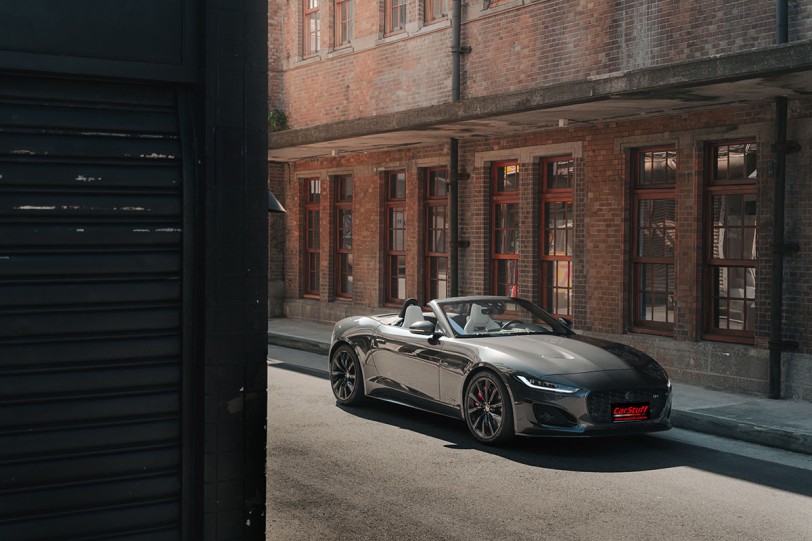集結 75 年賽車與性能輝煌的最終舞曲,2024 Jaguar F-TYPE R 75 Convertible
