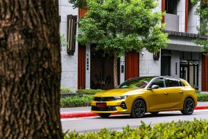 德國精湛工藝時尚重歸，2023 Opel Astra 1.2 GS 潮流版