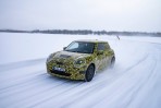 純電動並充滿駕駛樂趣!下一世代MINI 3-Door原型車在冰雪路面進行測試