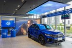 Volkswagen 23年式 Golf 車系正式導入台灣、 R Studio盛大進駐五權展示中心!