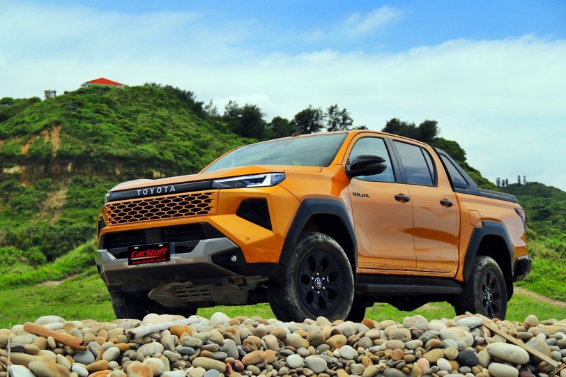 具備堅強越野實力同時，全新TOYOTA HILUX往休閒乘用方向又邁進了特大一步！