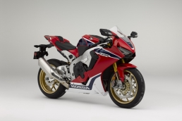 Honda 1000RR強勢來襲!賽道性能車型進軍台灣!