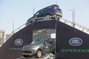 在都會叢林中享受越野樂趣，Land Rover Above &amp; Beyond Tour 全地形挑戰體驗