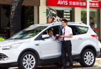 AVIS安維斯租車暑假優惠租車6折起，連租2日免費送「豔夏三件組」、尊榮車款優惠NT$2,299/日起