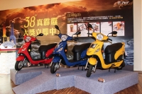 金酒和霹靂跨界新合作大獎首選中華e-moving電動機車