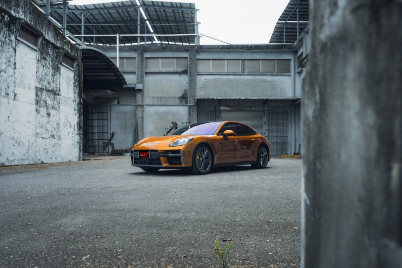 「昂貴」只是其「至臻完美四門 GT」 稱號的加冕，2025 Porsche Panamera Turbo E-Hybrid