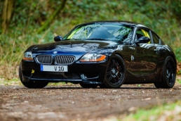 還在玩V8娘娘腔引擎?這部擁有「8.3升10缸」的BMW Z4將會重新定義你對Man的認知