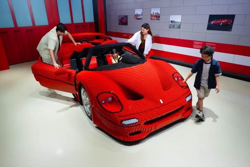 Ferrari在馬來西亞樂高樂園打造真實尺寸F50 LEGO