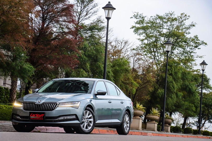 延續優雅的轎車本質,2021 Škoda Superb Sedan 1.5 TSI 菁英型
