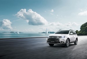 中華三菱五倍振興 持5倍振興券享有5萬公里回廠定保機油 OUTLANDER 2022年式全新上市
