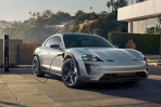 Porsche首款電動車Mission E明年問世,有請利曼冠軍車手Mark Webber示範
