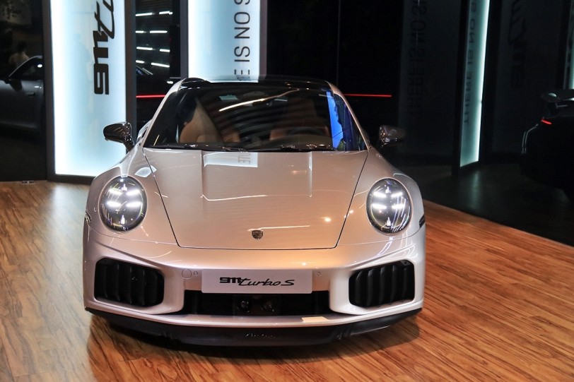 T-Hybrid技術加持，Porsche史上最強悍992.2世代911 Turbo S正式登台！