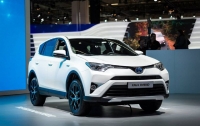 小改款Toyota RAV4 Hybrid版本亮相,油耗將達20.4 km/l