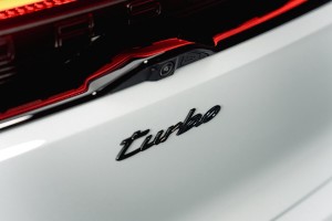 Porsche Turbo傳奇不僅止於雙門跑車911,或者是內燃動力