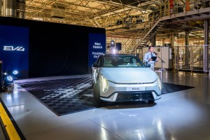Kia EV4是首輛在歐洲生產的電動車