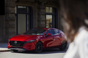 2 月份 MAZDA 新春購車優惠限時展開 MAZDA3 與 CX-30 享 5 年原廠保固 CX-9 享迎新回饋 23.6 萬元