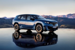 Neue Klasse助攻！BMW純電動車銷售成長，達成兩百萬輛里程碑