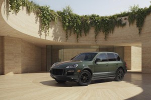 Porsche Sonderwunsch首次為初代Cayenne進行改造，增添了1970年代沙漠風情