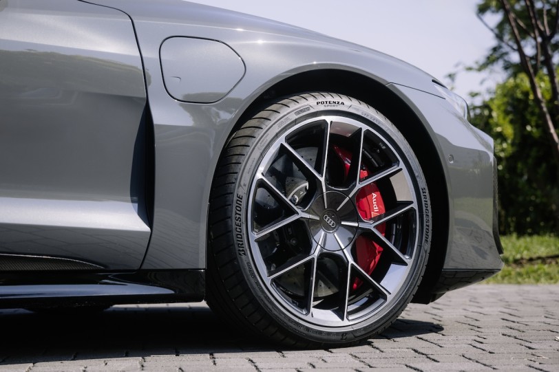 日本普利司通專為全新奧迪 e-tron GT 打造超高性能 POTENZA SPORT A 輪胎 展現在永續與性能上的突破