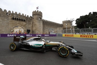 Mercedes-AMG PETRONAS巴庫領跑,Nico Rosberg開啟巡航模式Pole to Win