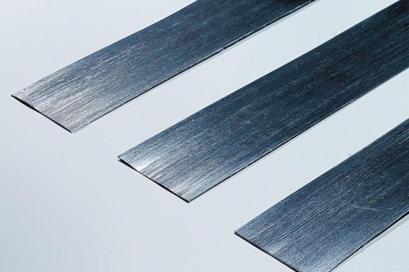 Porsche開發出極薄、像鋼一樣穩定，比「純」碳纖維件更低成本的輕量化材質：TABASKO